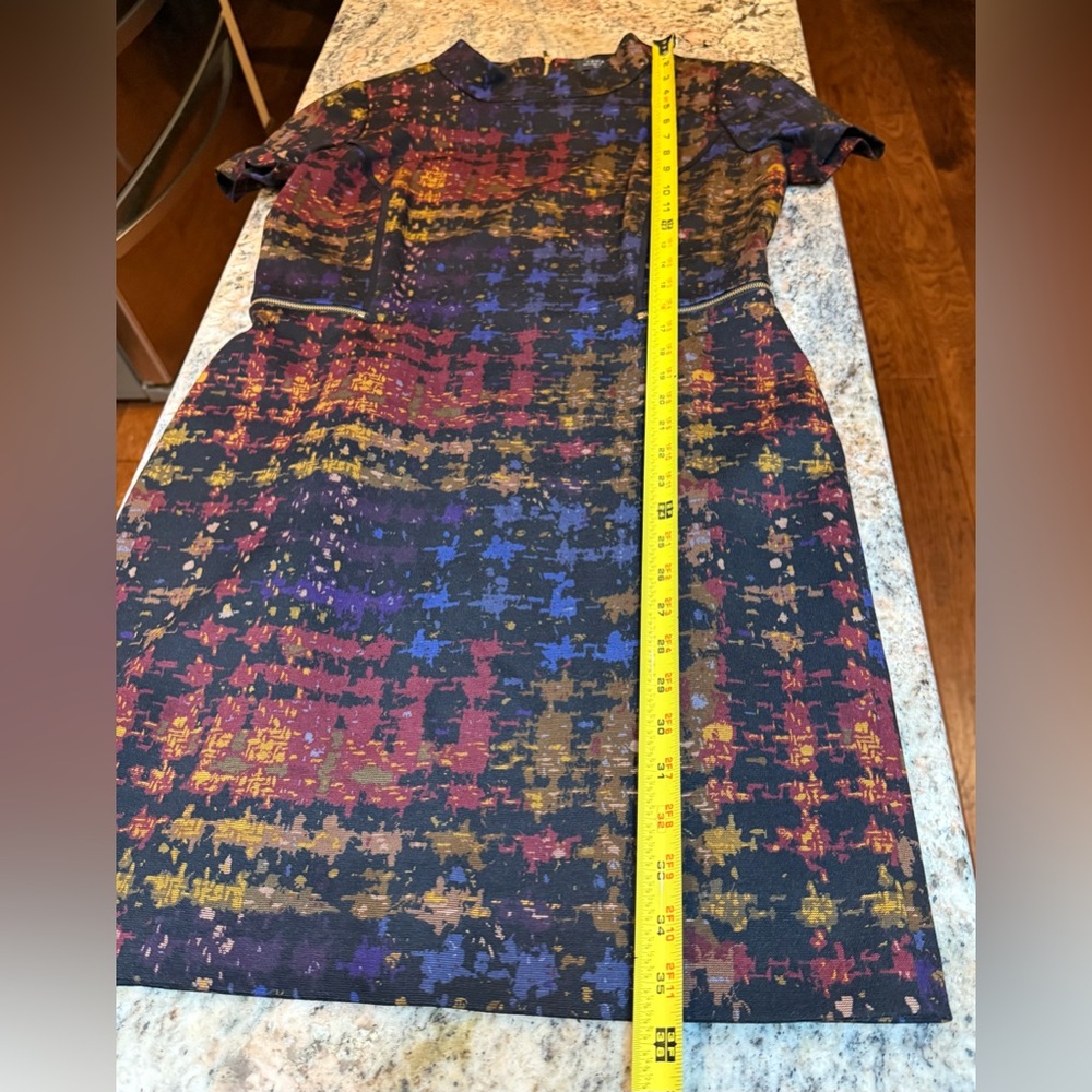 Tahari size 8P NWOT Multicolor Dress. Fully lined with exposed back zipper. - Picture 11 of 12
